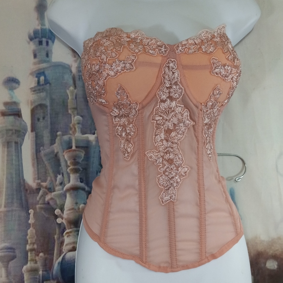 Alivila Y pink corset top - Picture 6 of 16